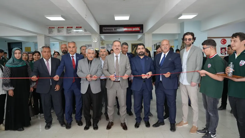 Adıyaman’da Öğrencilerden Cam Baskı Sergisi: Yaratıcılık ve Sanat Buluştu