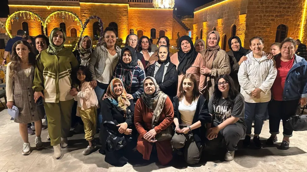 Adıyaman Belediyesi’nden depremzede kadınlara Mardin gezisi