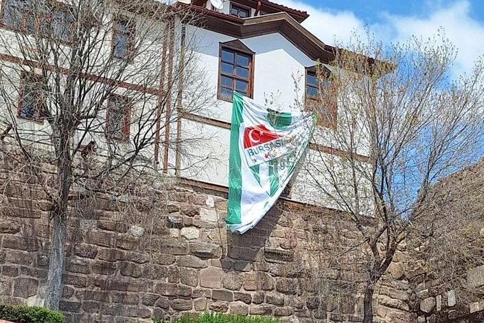 Bursaspor şampiyonluk bayrağı, Ankara Kalesi’nde dalgalanıyor