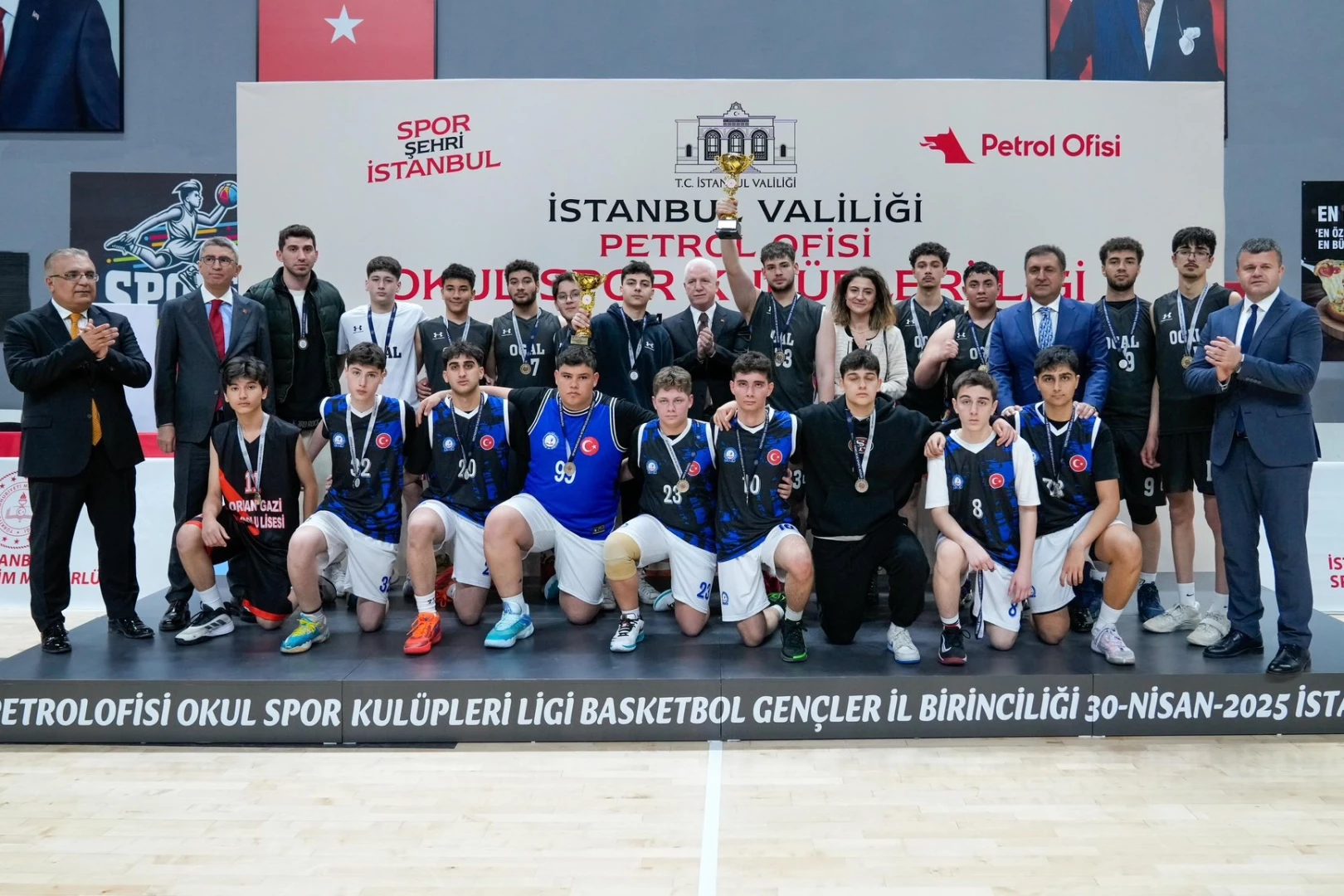 İstanbul’da Basketbol Gençler İl Birincileri ödüllerini aldı