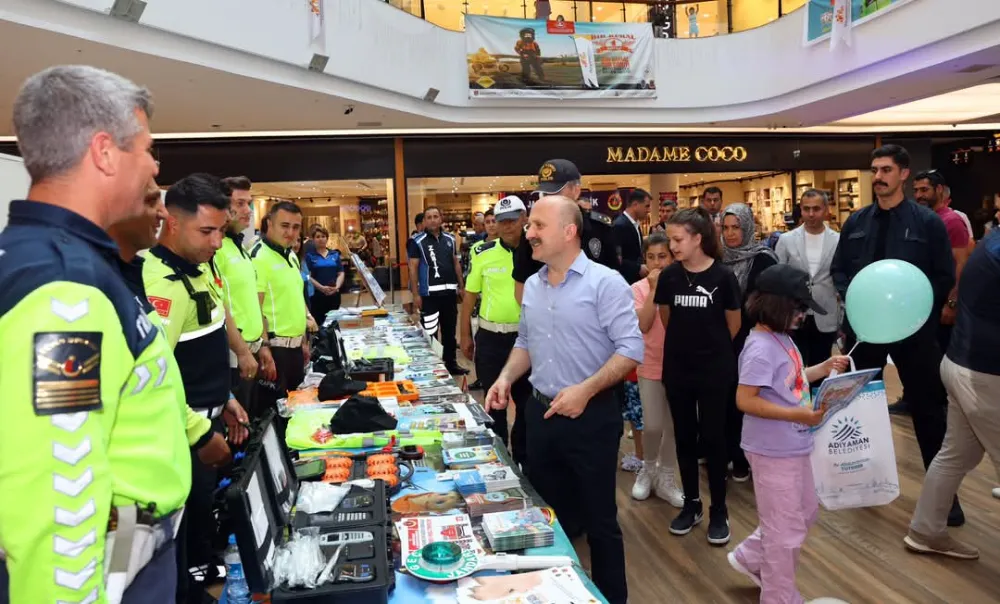 Vali Dr. Osman Varol, Trafik Haftası Etkinliklerinde Vatandaşlarla Buluştu