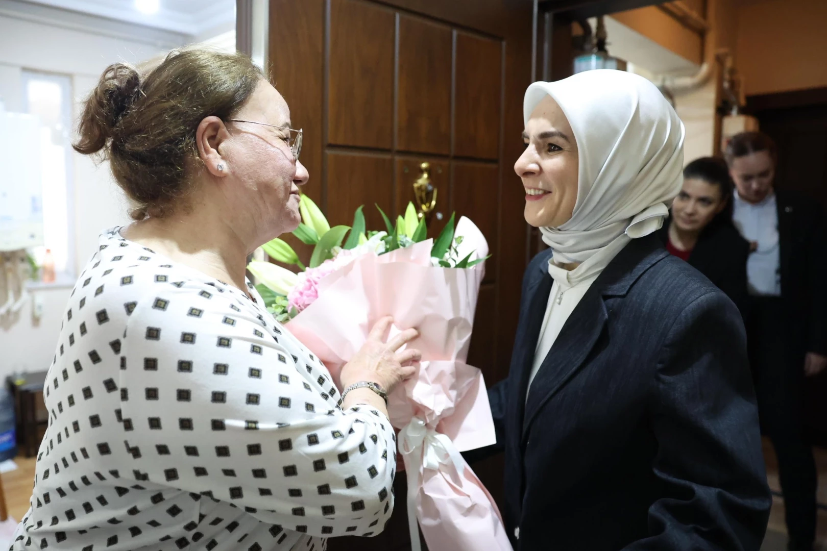Devlet korumasındaki çocukların gönüllü annesine Bakan Göktaş