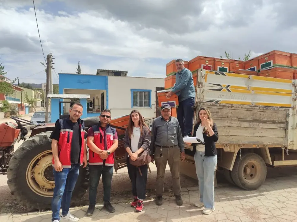 Gölbaşı’nda Arıcılara Ekipman ve Kimyasal Destek
