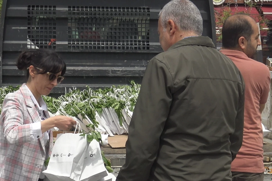 Malatya’da vatandaşlara ücretsiz fide dağıttı