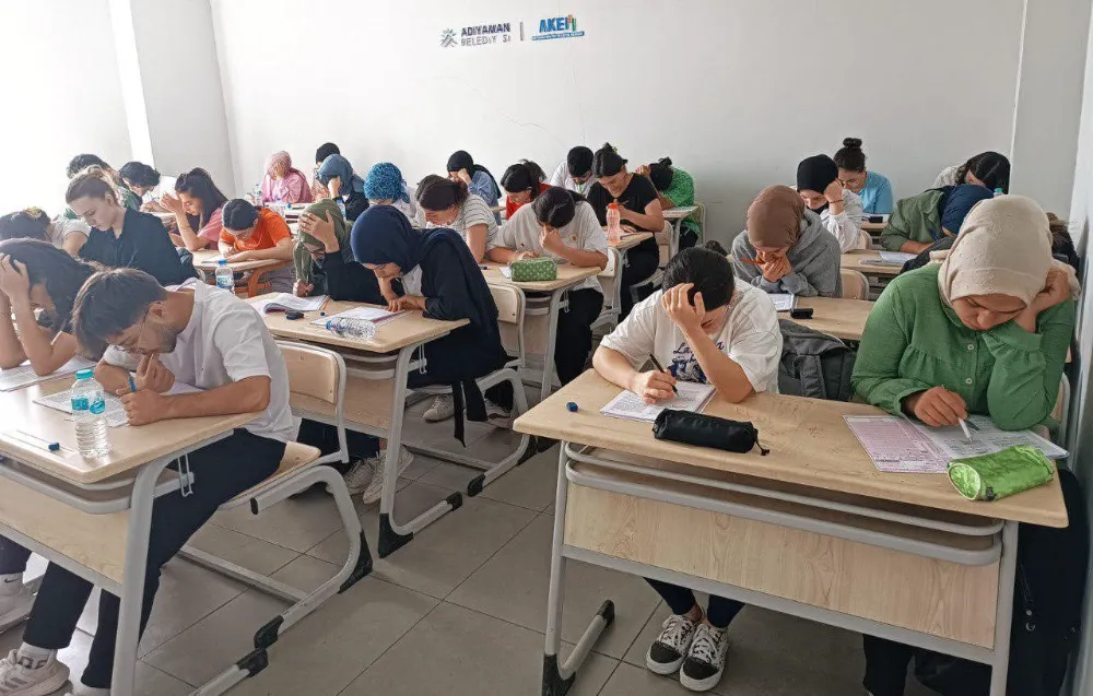 AKEM’de YKS Maratonu Başladı: 5 Haftada 25 Deneme Sınavı