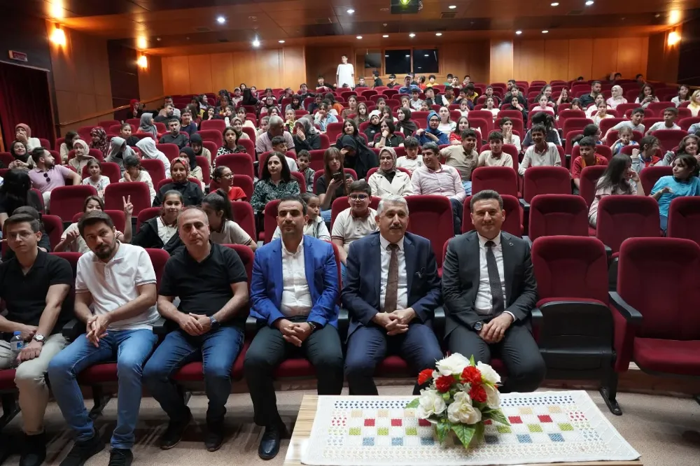 Kahta’da İngilizce Şarkı Yarışması Büyük İlgi Gördü