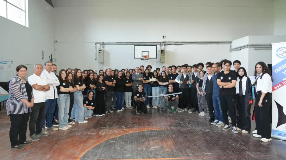 İl Millî Eğitim Müdürü Ali Tosun, TÜBİTAK 4006-B Bilim Fuarı’nda Öğrencilerle Buluştu