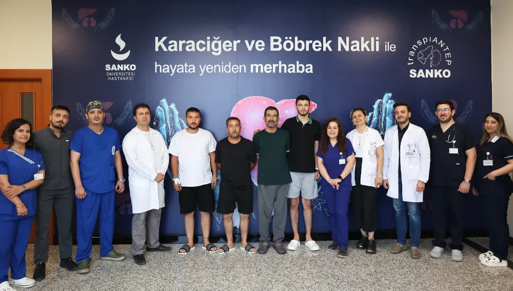 EN ANLAMLI BABALAR GÜNÜ ARMAĞANI   BABALAR GÜNÜNDE BABALARINA BÖBREKLERİNİ BAĞIŞLADILAR