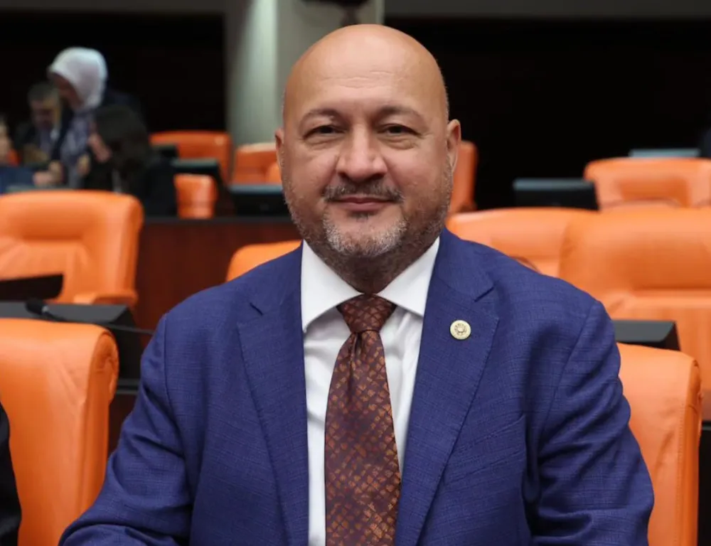 AK Parti’nin Kuruluş Yıldönümünde Resul Kurt’tan Birlik ve Hizmet Mesajı