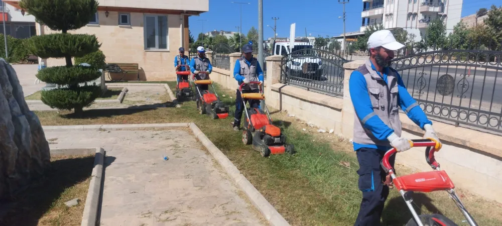 Adıyaman Belediyesi Park ve Bahçe bakımlarına devam ediyor