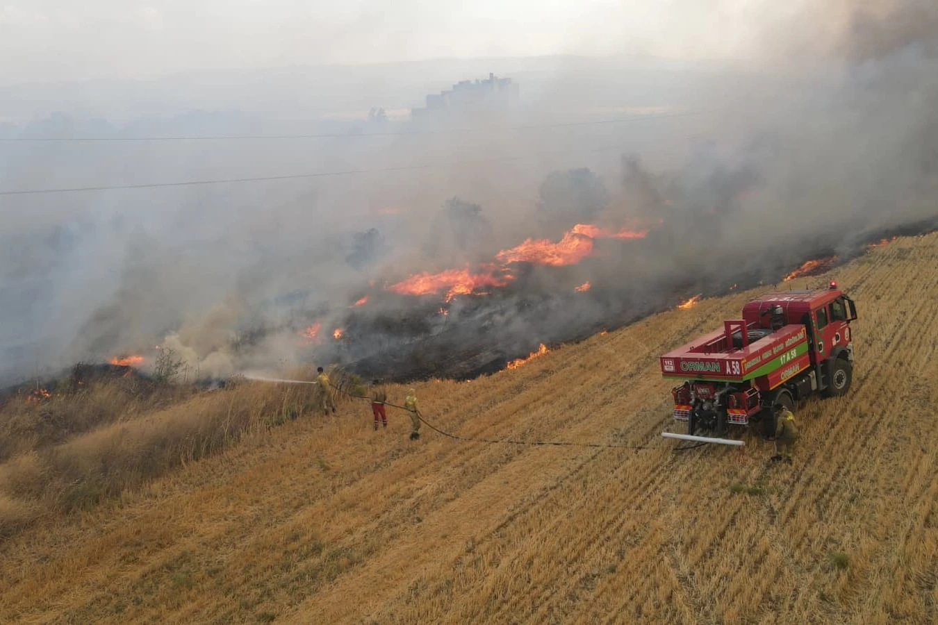 Türkiye 2025 yazında yangınlarla mücadele ediyor... 64 bin 500 hektar alan zarar gördü