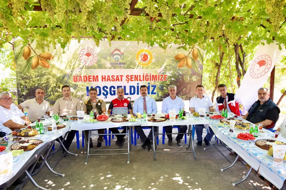 Kahta’da Badem Hasadı Başladı