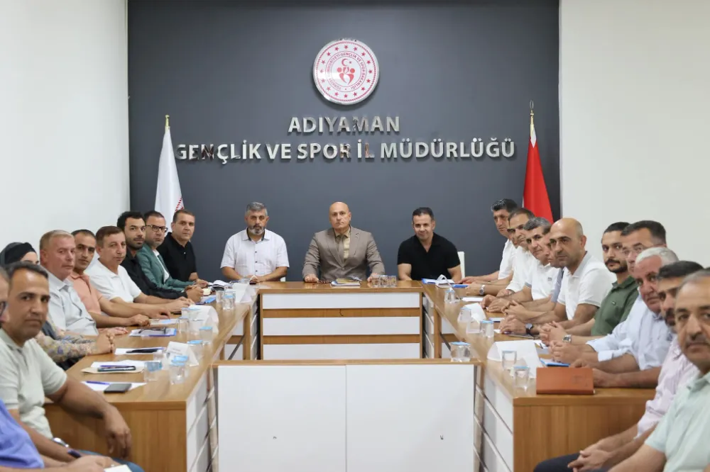 İL MÜDÜRÜ HÜSEYİN ELÜSTÜ: “GENÇLİĞE DOKUNAN HER FİKRİN YANINDAYIM”