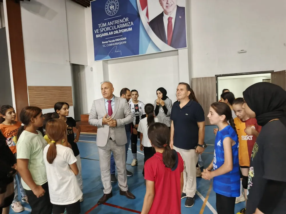 GENÇLİK VE SPOR İL MÜDÜRÜ ELÜSTÜ KAHTADA