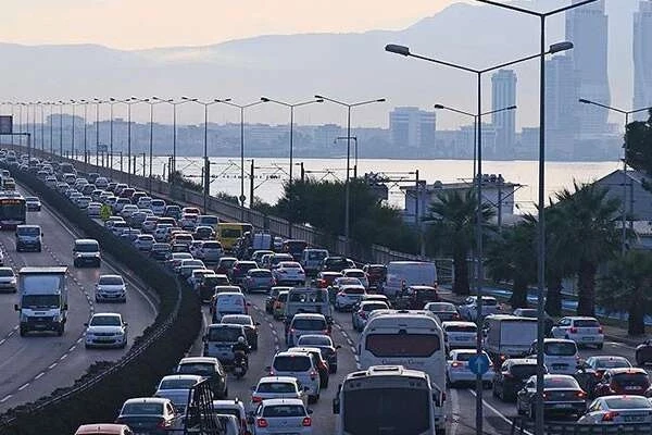 Trafiğe kayıtlı taşıt 33 milyona yaklaştı