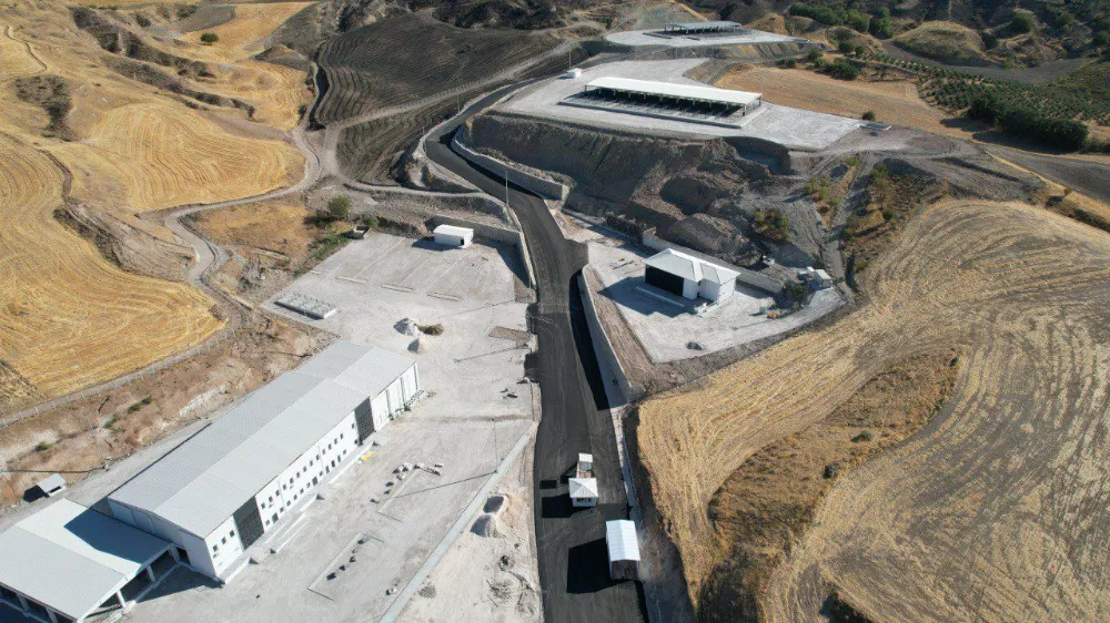 Kesimhane ve Hayvan Pazarının yolunda asfalt çalışmaları başladı 