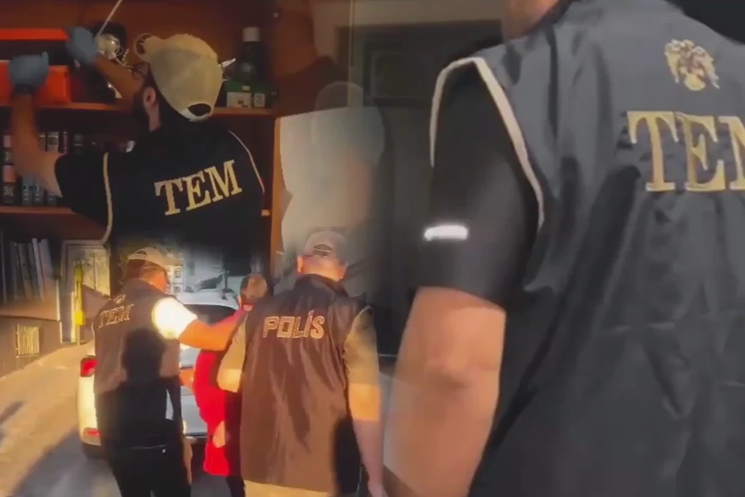 FETÖ’ye 21 ilde büyük darbe!