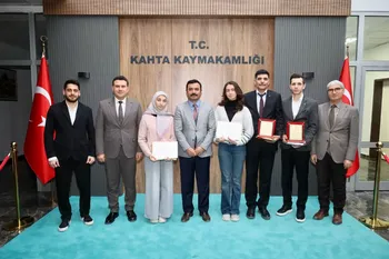 Kahta’da TÜBİTAK 2204-A Gururu: Öğrencilerden Bölge Derecesi