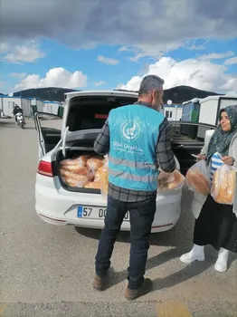 Ülkü Ocakları Adıyaman’dan İftar Sofralarına Ekmek Katkısı