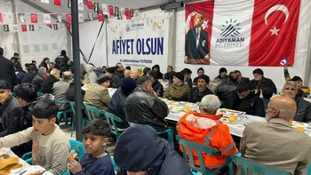 Başkan Tutdere Geleneği Sürdürdü: Kent Meydanı’nda İftar Sofrası