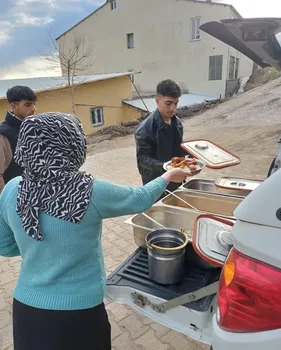 Sincik’te “Bir İyilik Bir Sofra” ile 1.500 İftariye Desteği