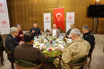 Vali Varol, Çevre ve Şehircilik Personeliyle İftarda Buluştu