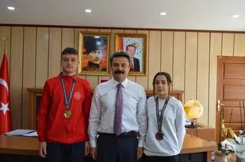 Besni Kaymakamlığı’nda Şampiyon Sporculara Tebrik Ziyareti