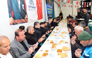 Adıyaman’da iftar çadırında birlik sofrası