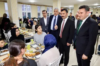 Kahta’da “Maarifin Kalbinde Ramazan” Temalı İftar Programı Düzenlendi